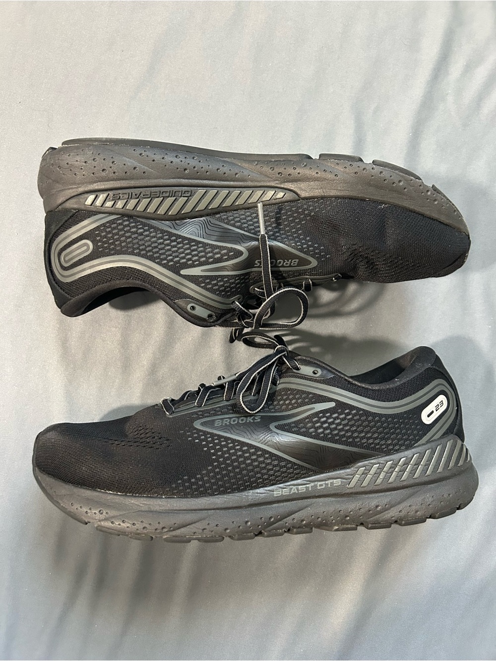 Brooks Beast 23 GTS Men's 12 2E Wide Black Running Shoes 1104012E041